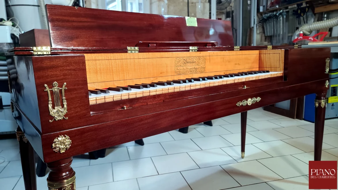 bressler 1810 piano forte carre vue de face