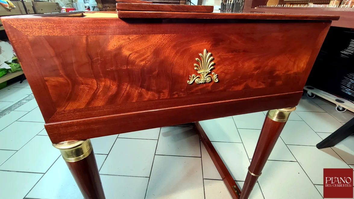 erard carre 1812 detail ornement laiton
