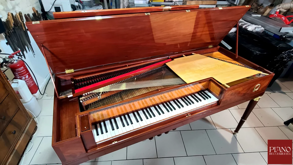 erard carre 1812 vue interieur du piano
